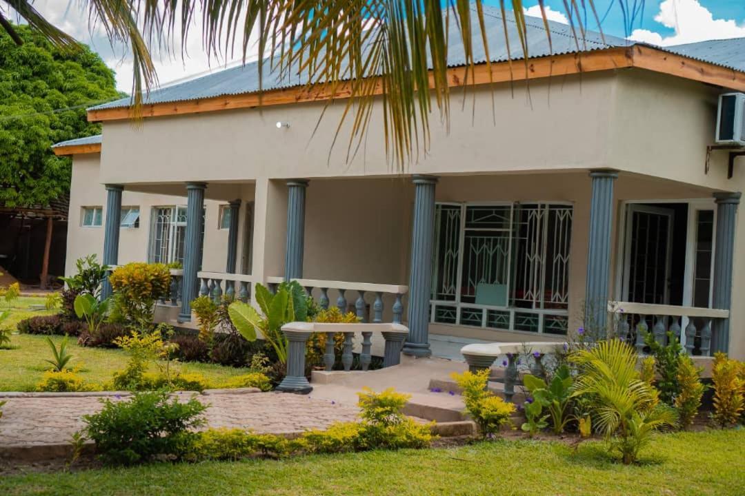 Adams Lodges Ltd Mangochi Exterior foto